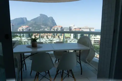 Wyndham 1313, Varanda com vista para a Pedra da Gávea